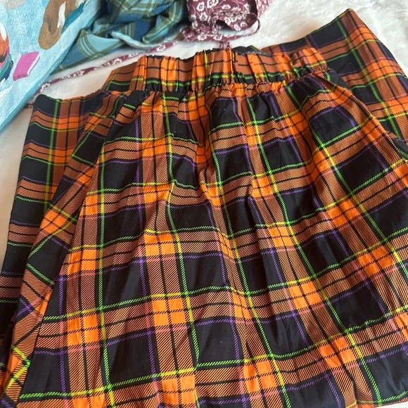 Vibrant Checkered Midi Skirt in Orange and Black - Picture 3 of 4
